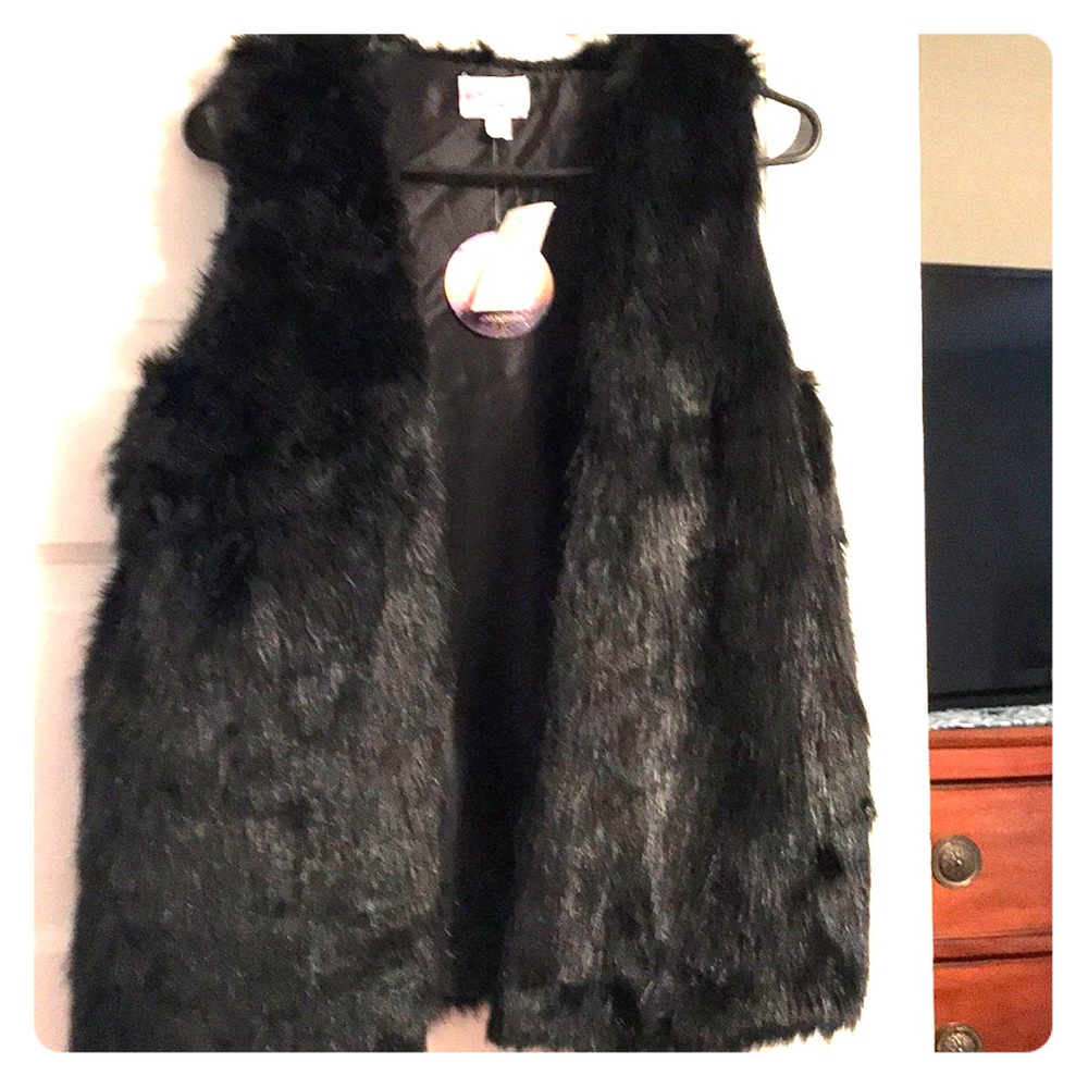 Black furry vest